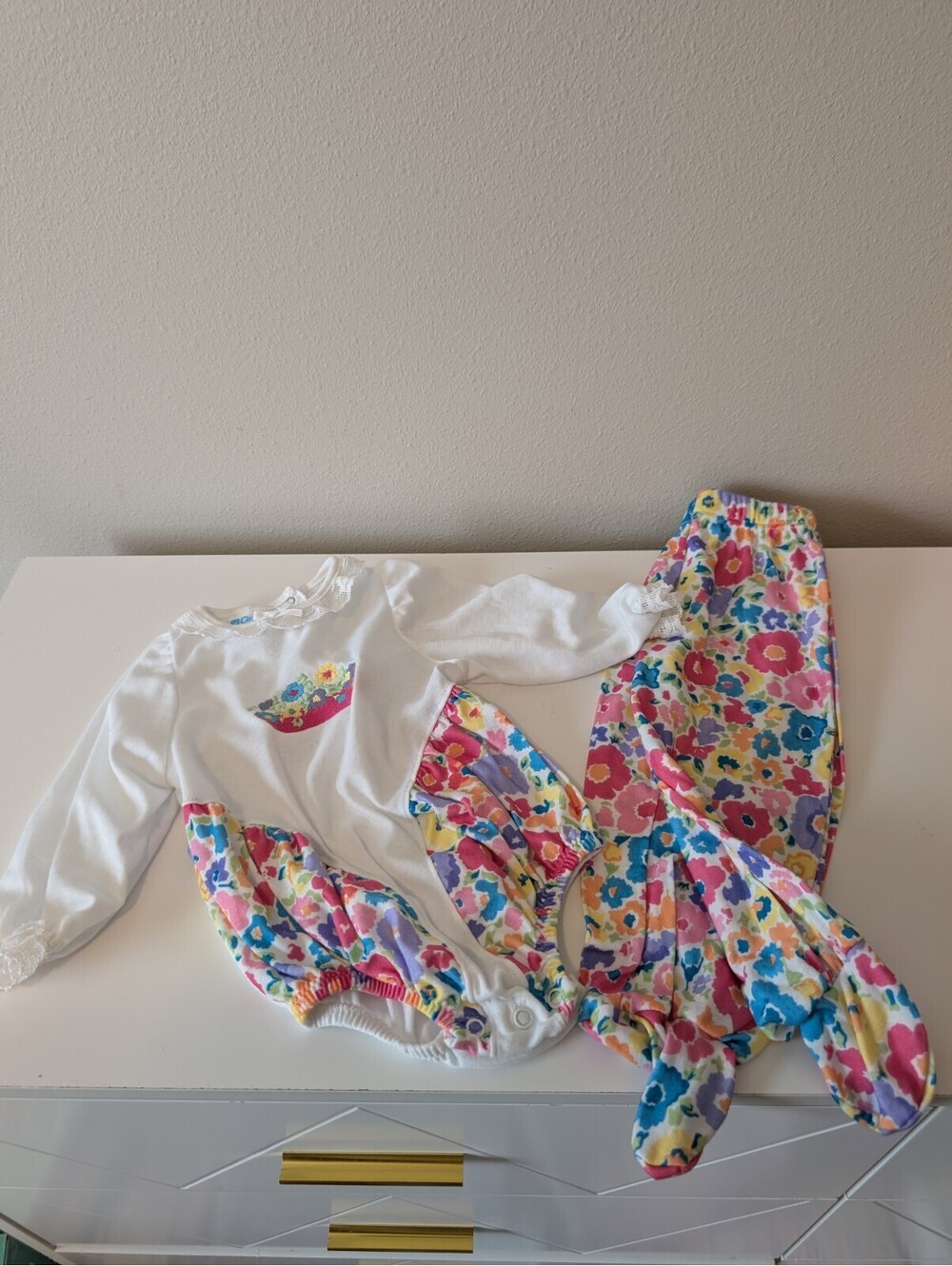 Vintage Carter's 2 Piece Floral Baby Girl Outfit Set Size 18 Months Pink White